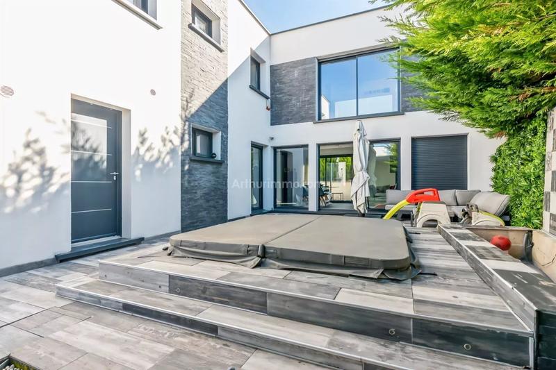 Maison - 145 m² - 5 pièces