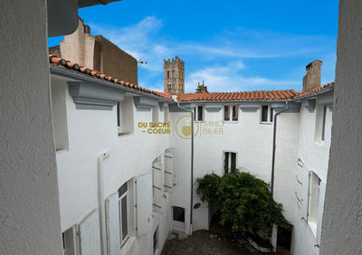 Maison - 423 m² - 20 pièces