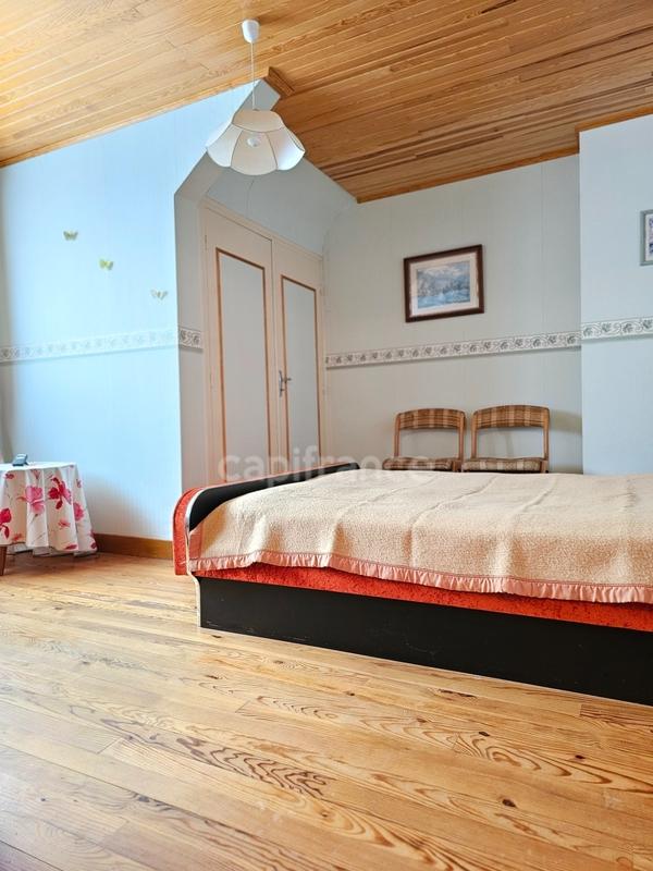 Pavillon - 100 m² - 5 pièces