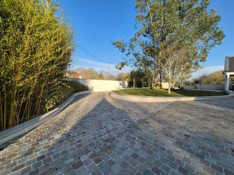 Maison - 471 m² - 15 pièces