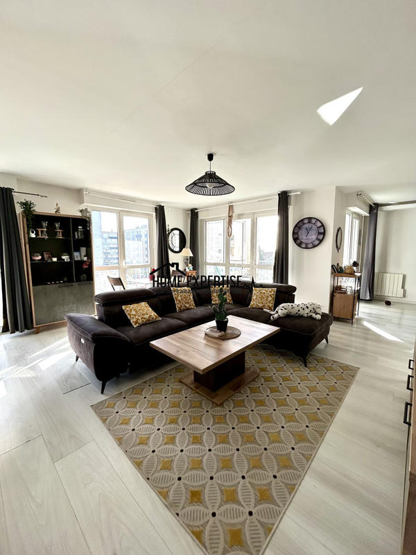 Appartement - 102 m² - 4 pièces