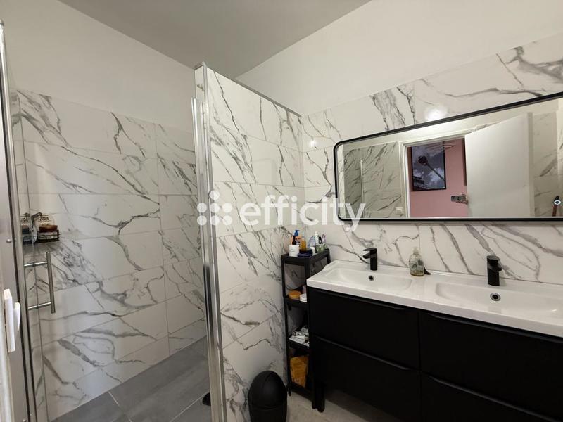 Maison - 92 m² - 6 pièces