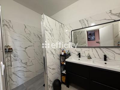 Maison - 92 m² - 6 pièces