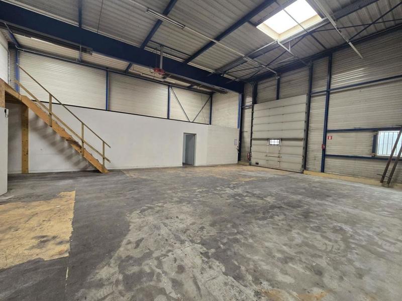 Local d'activités - 391 m²
