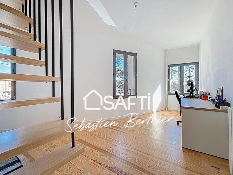 Maison - 180 m² - 5 pièces