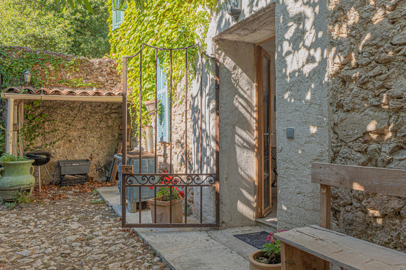 Maison - 343 m² - 12 pièces