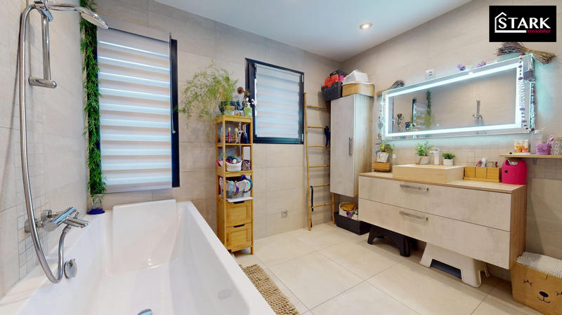 Maison - 124 m² - 5 pièces