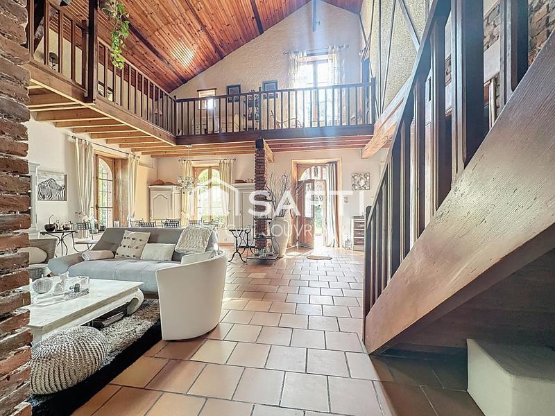 Maison - 200 m² - 7 pièces