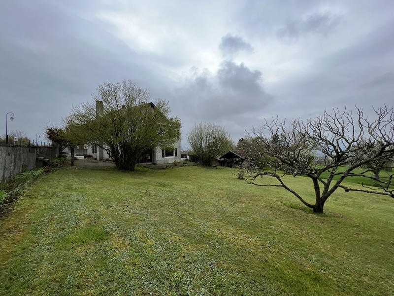 Maison - 185 m² - 8 pièces