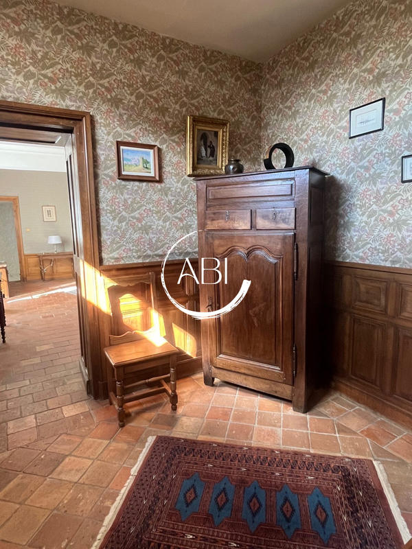 Maison - 230 m² - 8 pièces