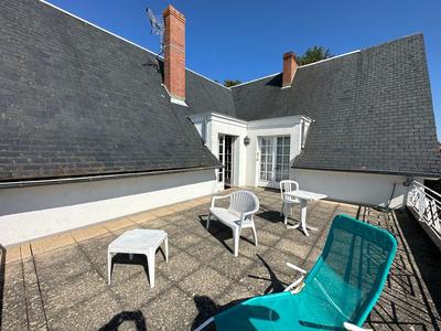 Maison - 250 m² - 6 pièces