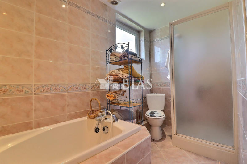 Maison - 131 m² - 7 pièces