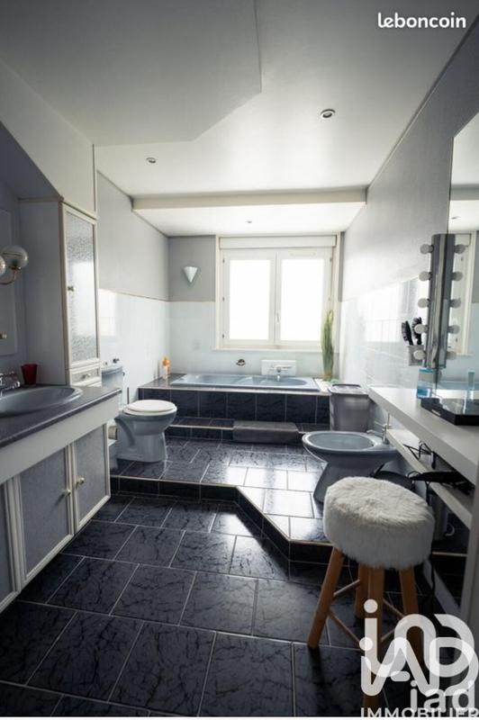 Maison - 180 m² - 7 pièces