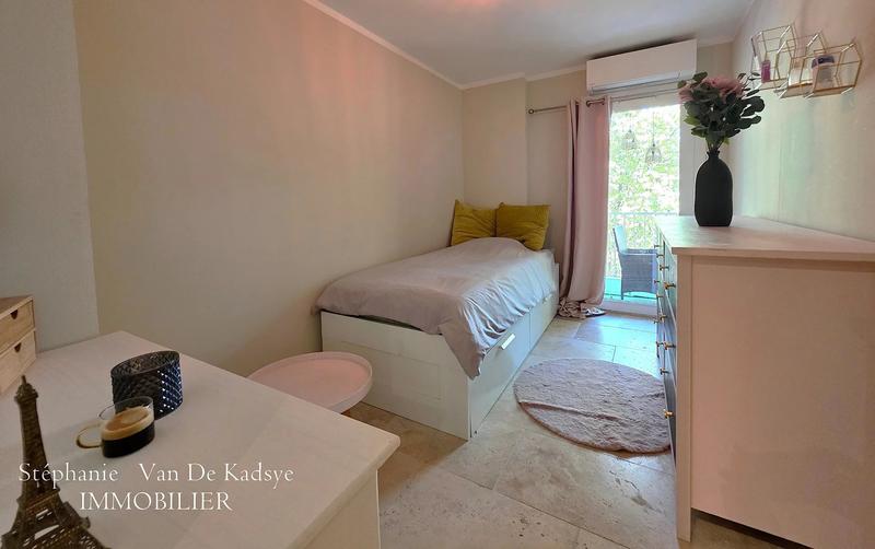 Appartement - 93 m² - 5 pièces