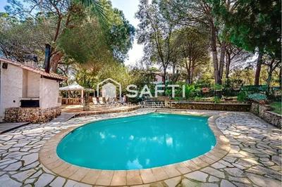 Maison - 288 m² - 12 pièces