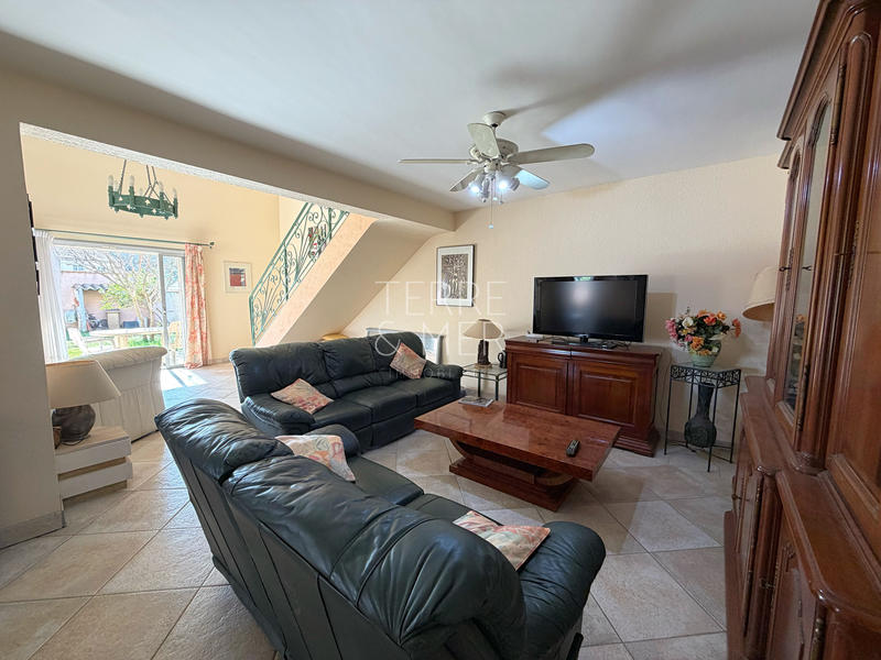 Maison - 240 m² - 7 pièces