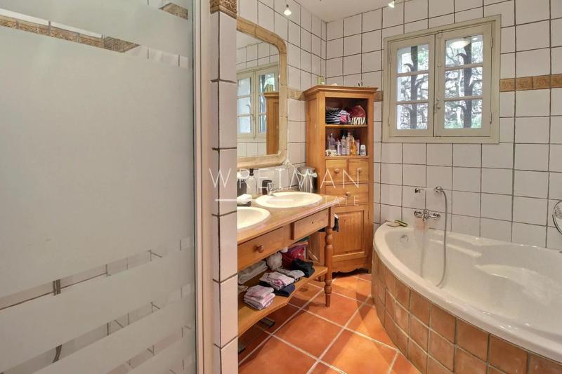 Villa - 180 m² - 6 pièces