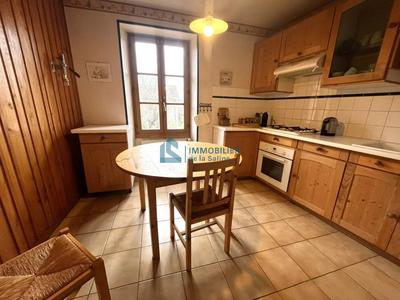 Maison - 212 m² - 11 pièces