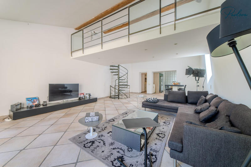 Maison - 203 m² - 6 pièces