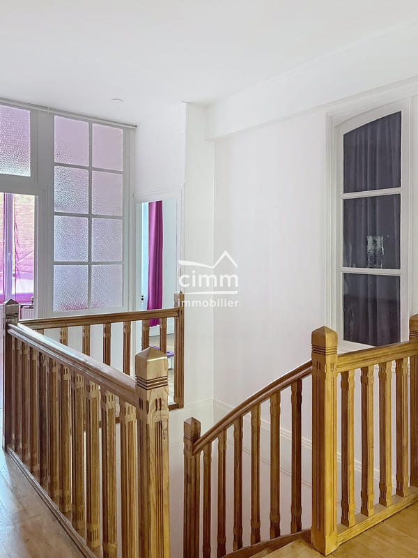 Maison traditionnelle - 159 m² - 4 pièces