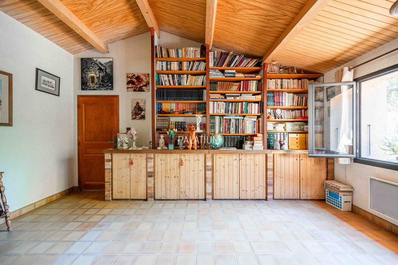 Villa - 252 m² - 6 pièces