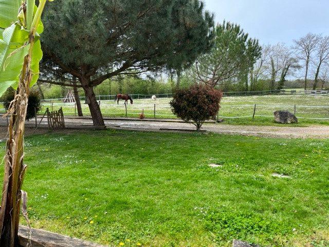 Maison traditionnelle - 210 m² - 8 pièces