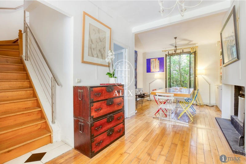 Maison traditionnelle - 209 m² - 10 pièces