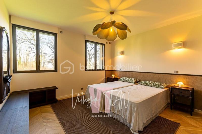 Villa - 368 m² - 10 pièces