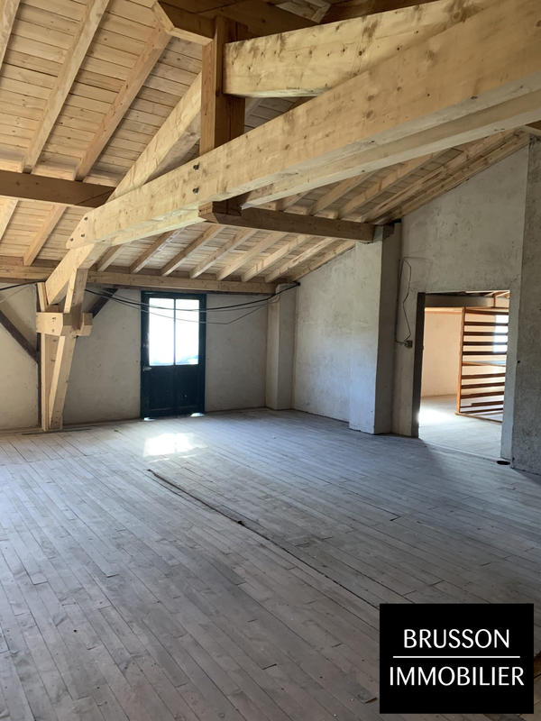 Appartement - 360 m² - 2 pièces