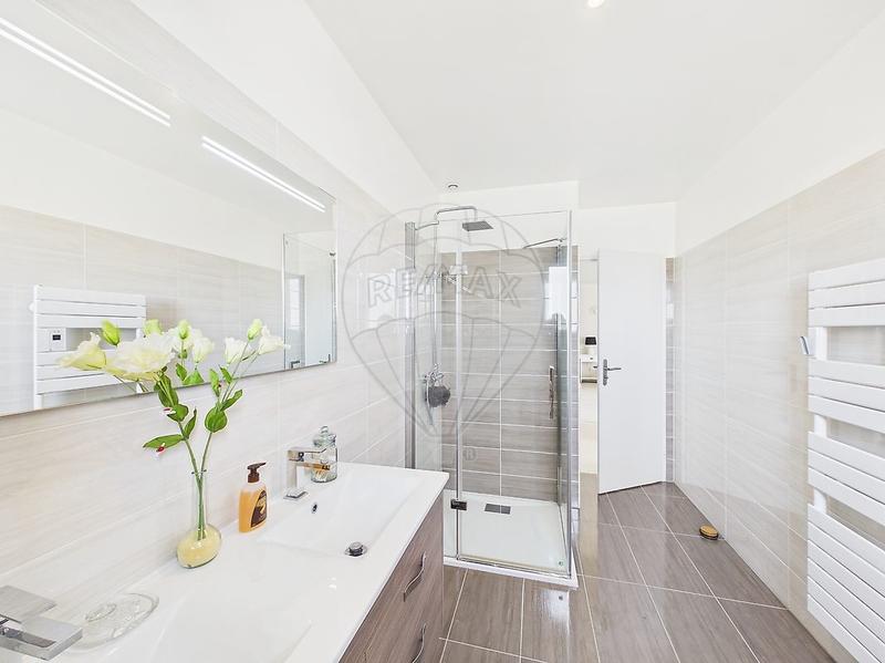 Propriété - 404 m² - 8 pièces