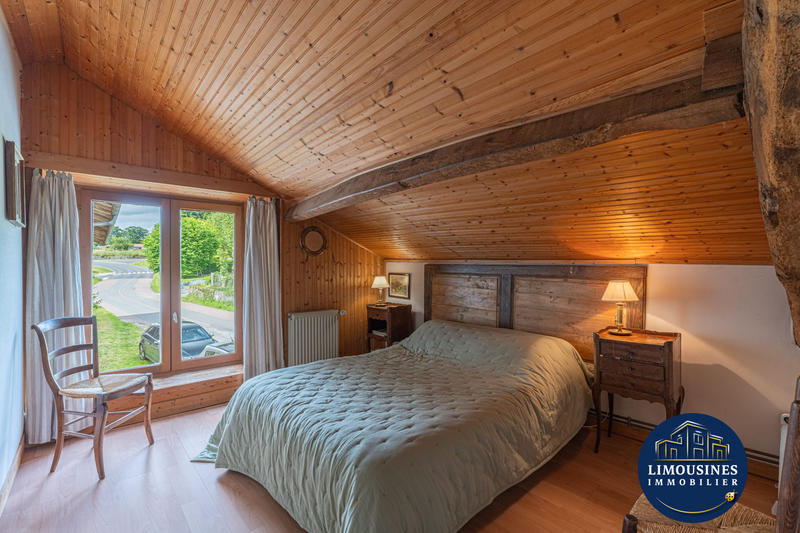 Maison - 370 m² - 10 pièces