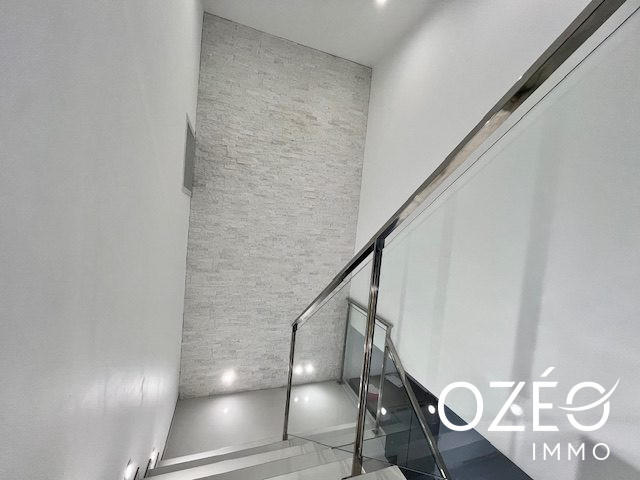 Maison contemporaine - 107 m² - 4 pièces