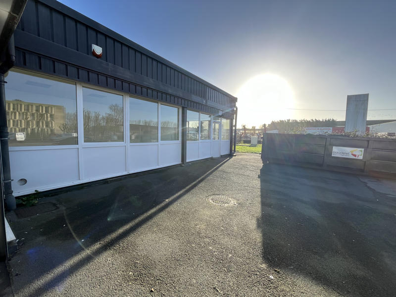 Local commercial - 244 m²