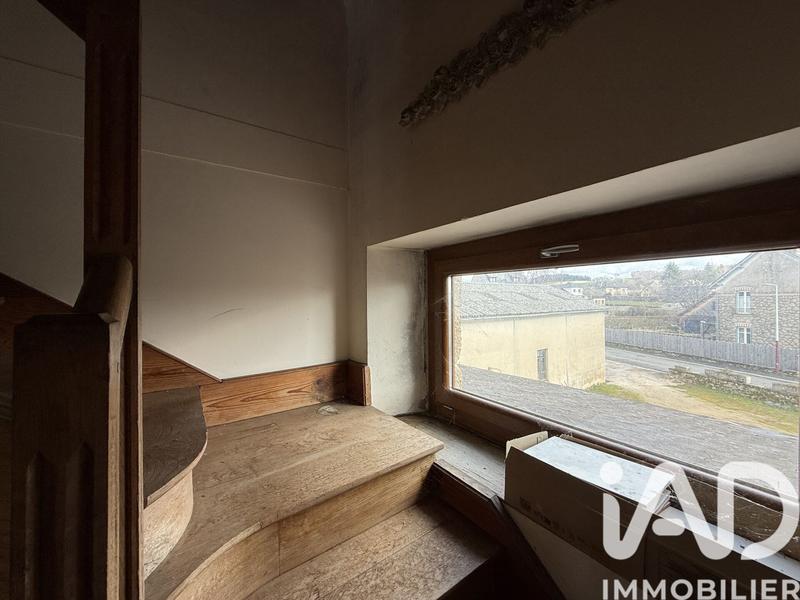 Maison - 273 m² - 9 pièces