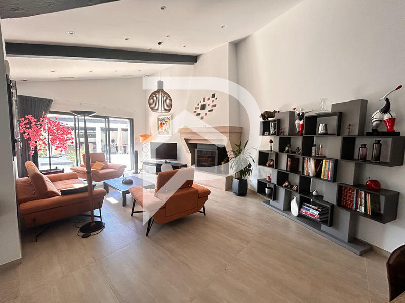 Maison - 171 m² - 6 pièces