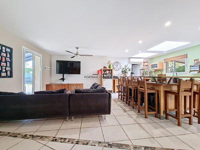 Maison - 98 m² - 4 pièces