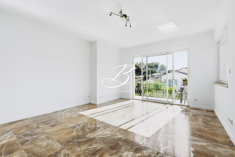 Appartement - 100 m² - 5 pièces