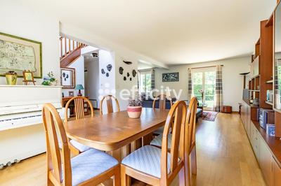 Maison - 136 m² - 6 pièces