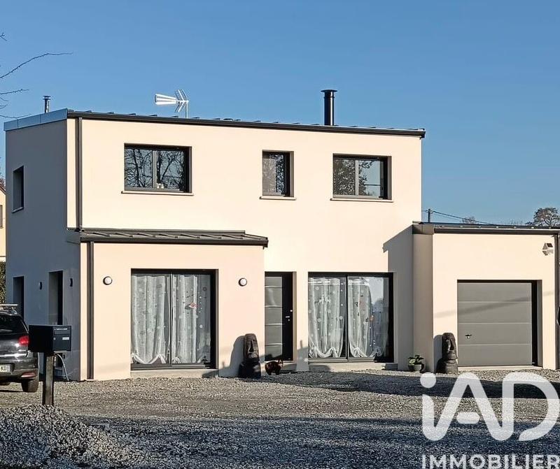 Maison - 121 m² - 6 pièces