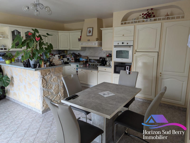 Maison - 234 m² - 8 pièces