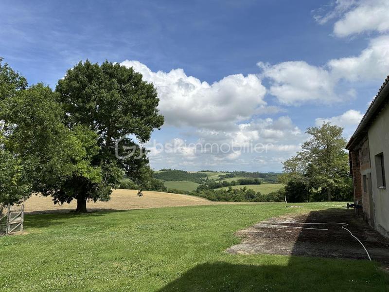 Propriété - 330 m² - 6 pièces