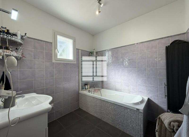 Maison - 99 m² - 4 pièces