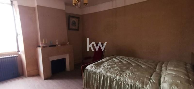 Maison - 216 m² - 8 pièces