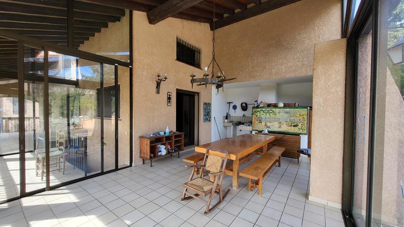 Maison - 305 m² - 10 pièces