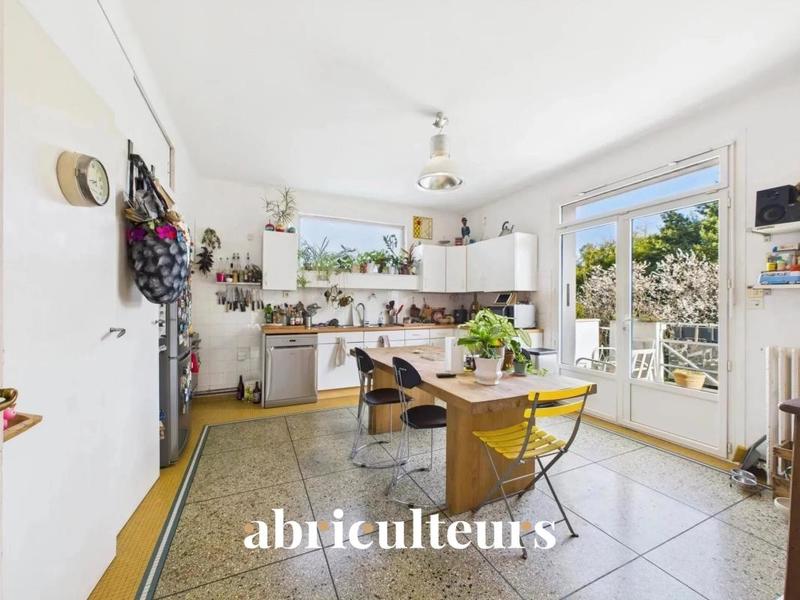 Appartement ancien - 230 m² - 9 pièces