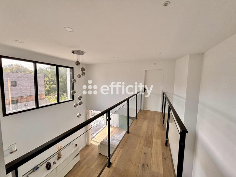 Maison - 147 m² - 5 pièces