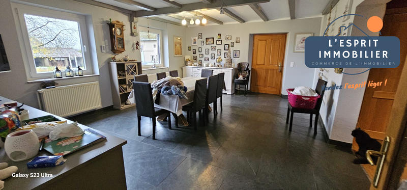 Maison - 250 m² - 8 pièces