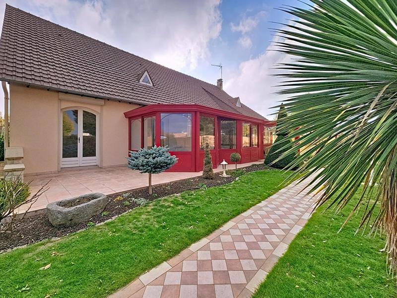 Maison - 206 m² - 9 pièces