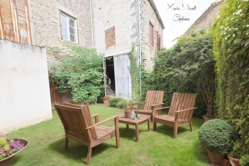 Maison - 240 m² - 10 pièces