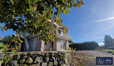 Maison - 194 m² - 7 pièces